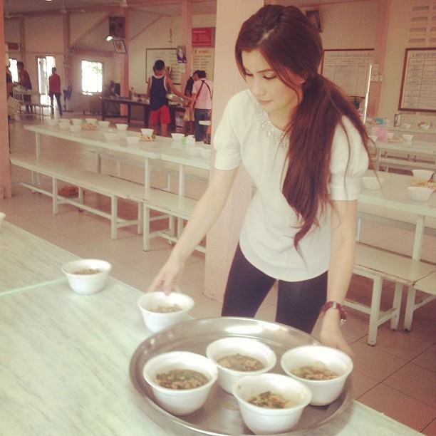 เก็บตก! ปู ไปรยา ฉลองวันเกิด พร้อมพาแฟนคลับเลี้ยงน้องบ้านปากเกร็ด