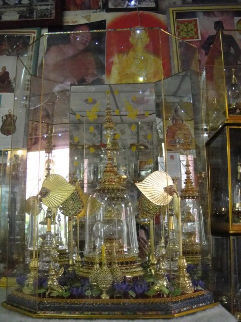 บ้านพรหลวงพ่ออยุธยา พระบรมสารีริกธาตุและพระอรหันตธาตุ