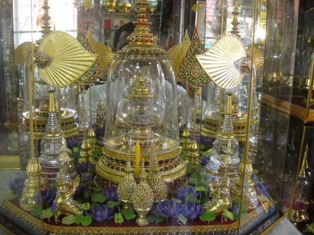 บ้านพรหลวงพ่ออยุธยา พระบรมสารีริกธาตุและพระอรหันตธาตุ