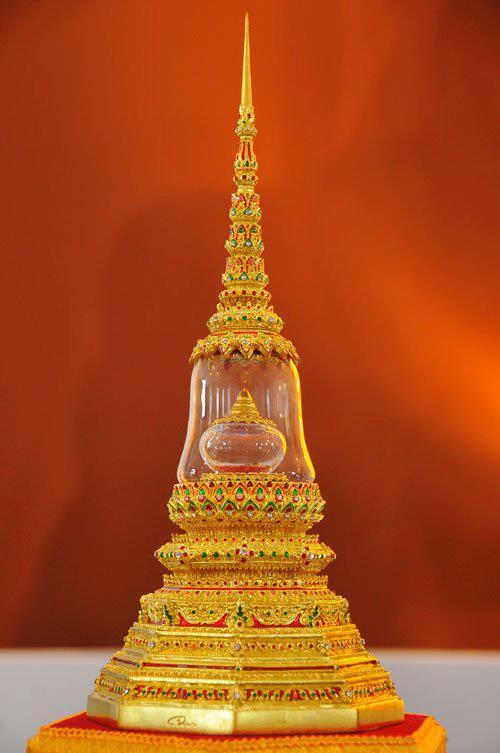บ้านพรหลวงพ่ออยุธยา พระบรมสารีริกธาตุและพระอรหันตธาตุ