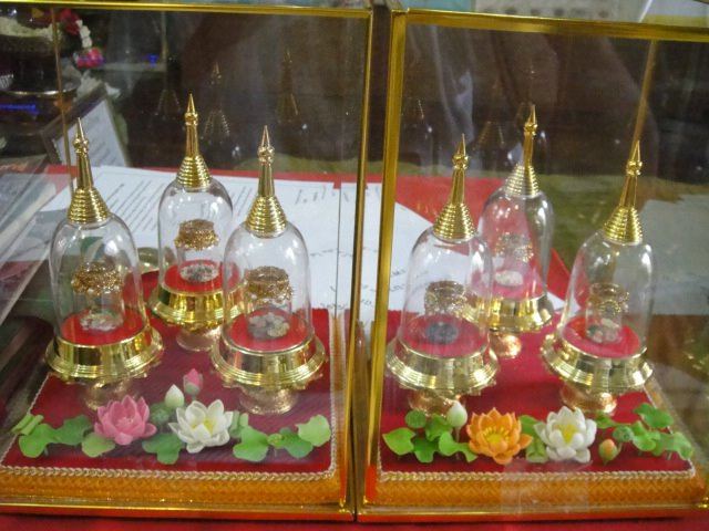 บ้านพรหลวงพ่ออยุธยา พระบรมสารีริกธาตุและพระอรหันตธาตุ