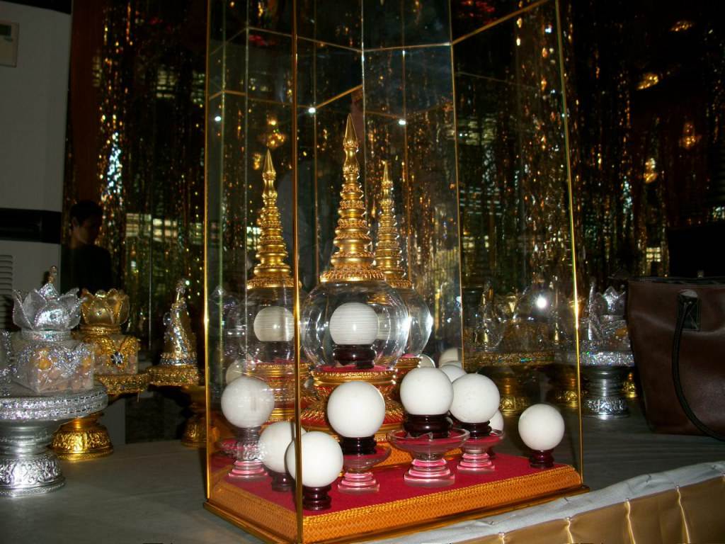 บ้านพรหลวงพ่ออยุธยา พระบรมสารีริกธาตุและพระอรหันตธาตุ