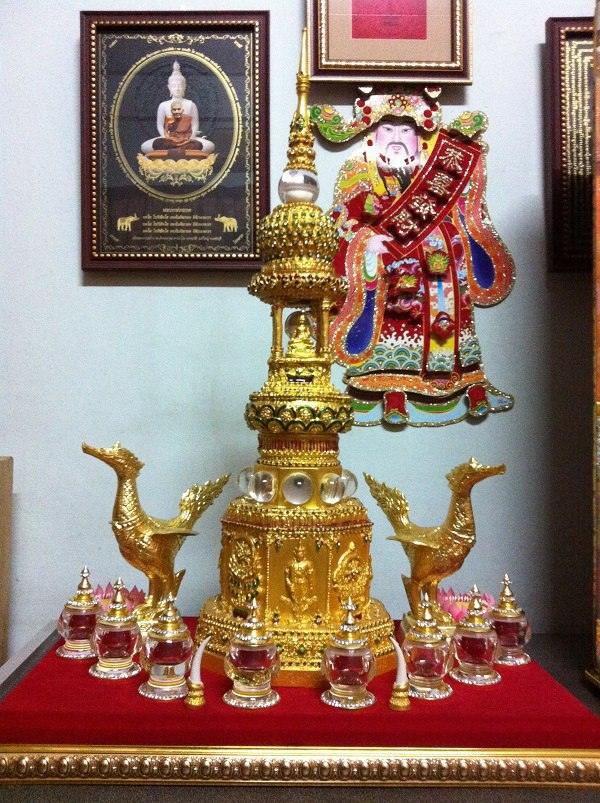 บ้านพรหลวงพ่ออยุธยา พระบรมสารีริกธาตุและพระอรหันตธาตุ