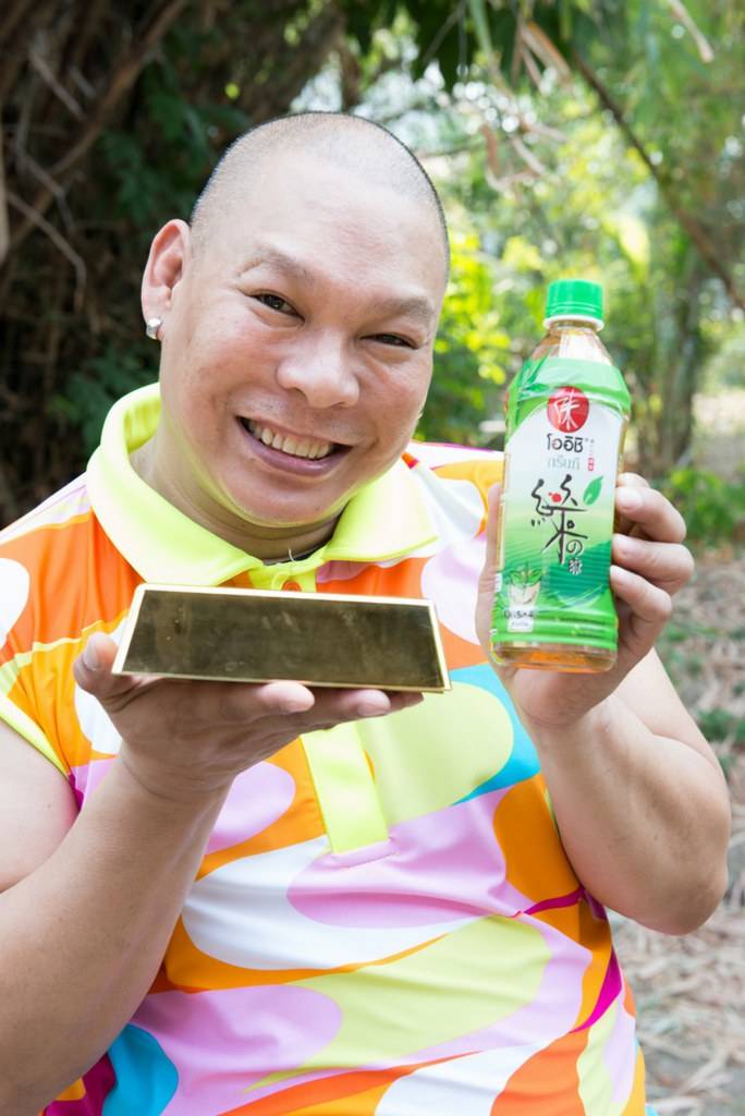 โออิชิดึงแกงค์สามช่าเป็นพรีเซนเตอร์ใหม่