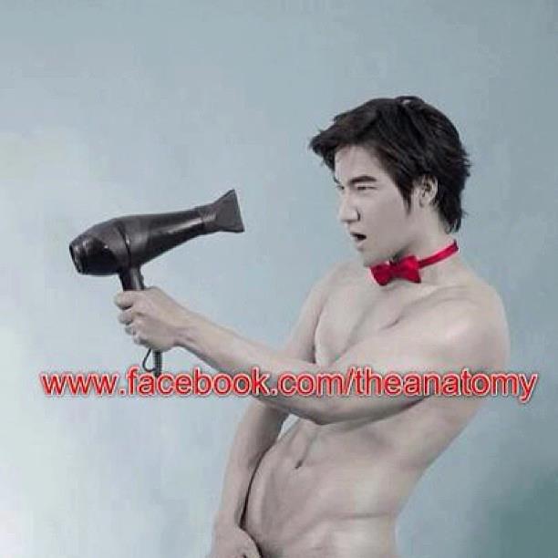หนุ่มหล่อ