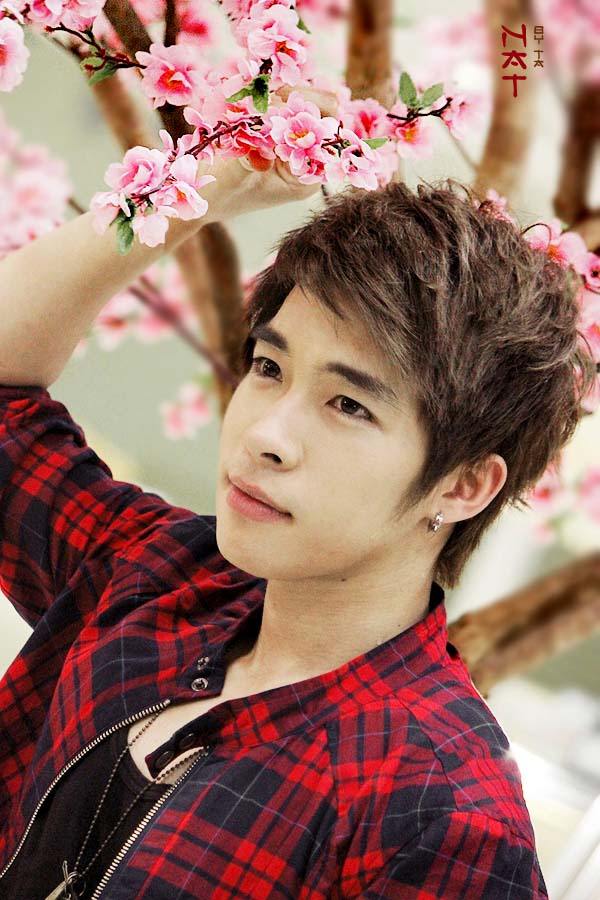 Nat Sakdatorn : Sakura, The Series