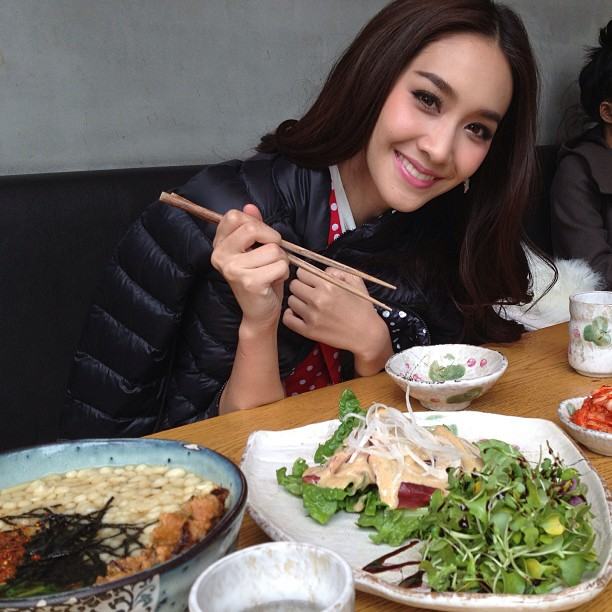 มิน - พอร์ช  ควงกันไป ถ่าย mistine @ korea