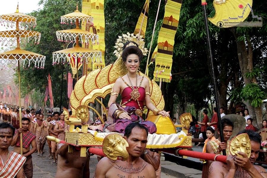 เอามาฝากสำหรับคนที่พลาดไม่ได้ไปชมค่ะ