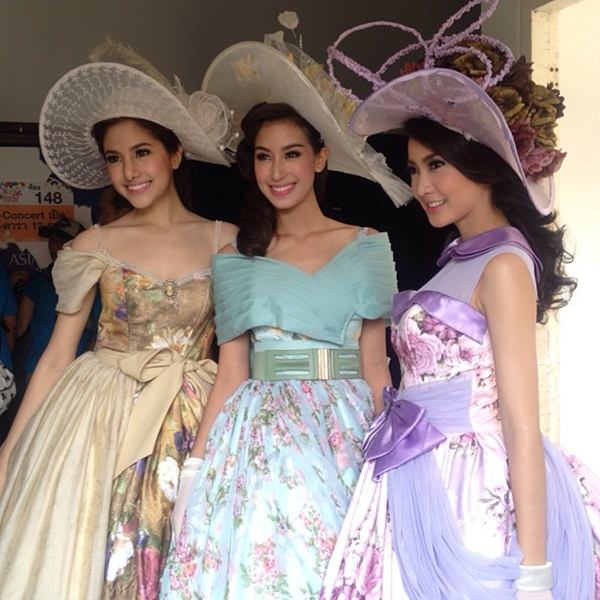 เก็บตก 5 คู่พระนางสุภาพบุรุษจุฑาเทพ แบบหวาน ๆ งาน 43ปีช่อง3