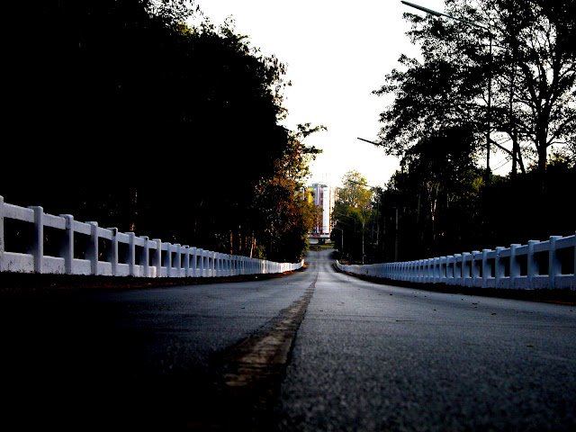 สะพานขาว