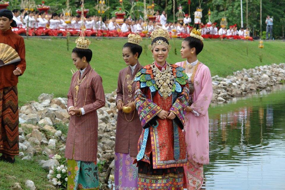 งานไหว้ครู ของคณะวิจิตรศิลป์ มช ปี2555