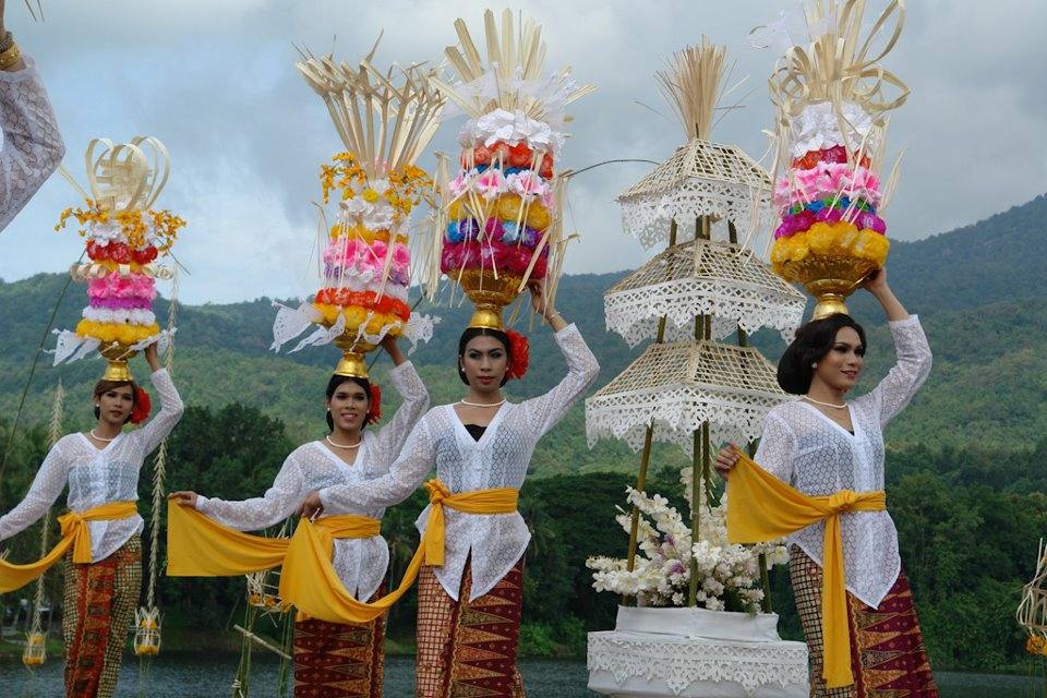 งานไหว้ครู ของคณะวิจิตรศิลป์ มช ปี2555