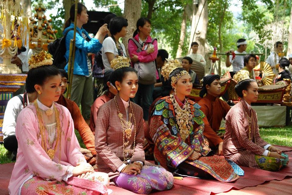 งานไหว้ครู ของคณะวิจิตรศิลป์ มช ปี2555