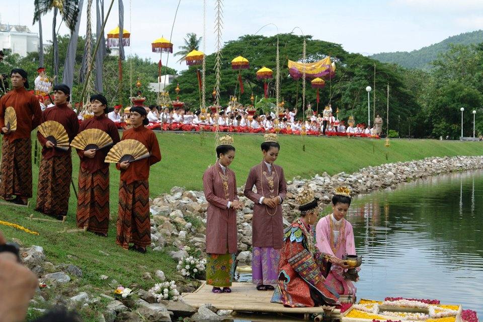 งานไหว้ครู ของคณะวิจิตรศิลป์ มช ปี2555