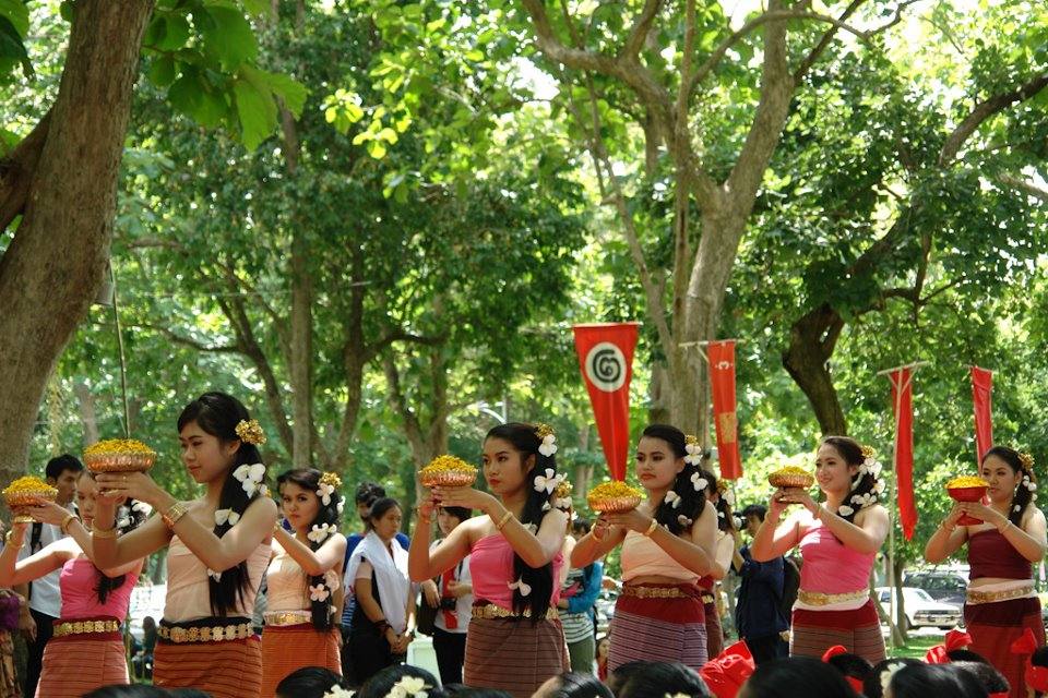งานไหว้ครู ของคณะวิจิตรศิลป์ มช ปี2555