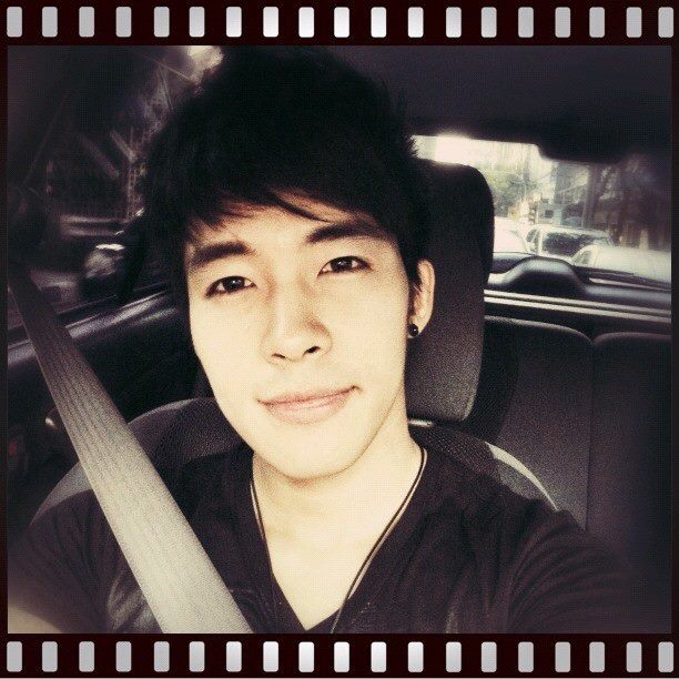 Instagram @natsakdatorn