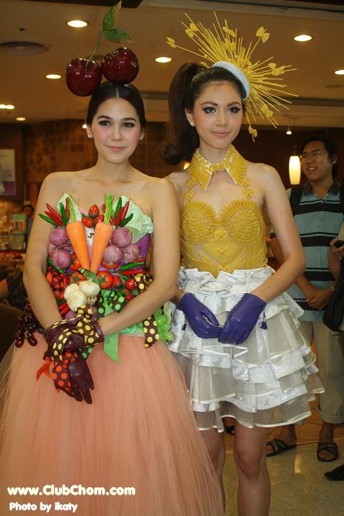 ชมพู่ อารยา และ ใหม่ ดาวิกา ดาราสาวลูกครึ่งสุดฮอต