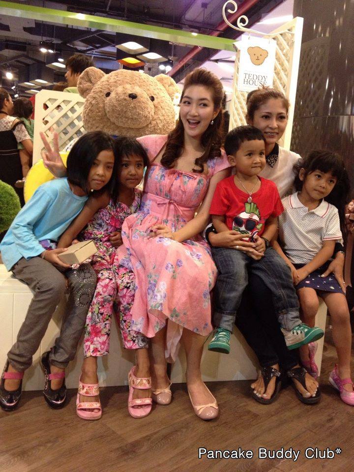 แพนเค้ก ในงาน Teddy House สุราษฏร์ธานี - 12/04/13