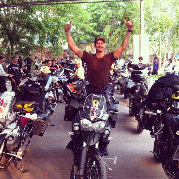 เวียร์ ศุกลวัฒน์...ทัวร์จีน กับรถคู่ใจ