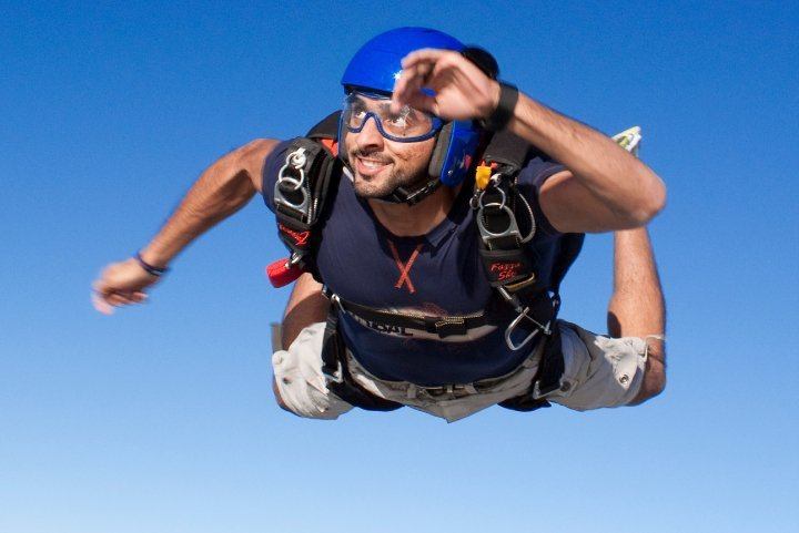 กีฬาที่น่าตื่นเต้นอย่างหนึ่งของดูไบ (sky dive Dubai)