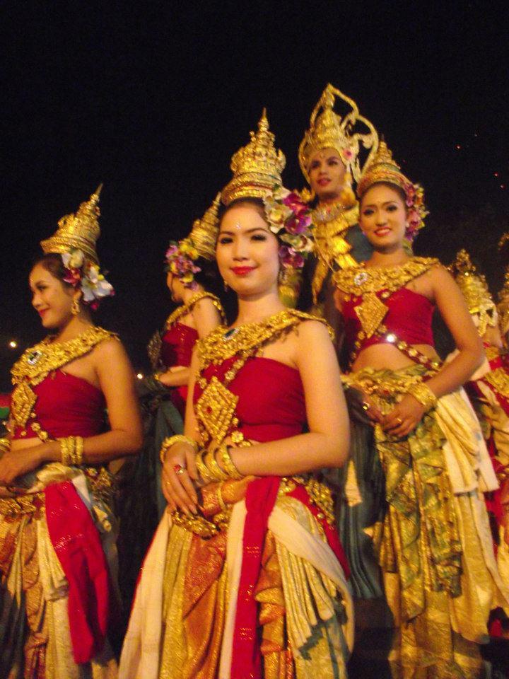 ความงดงามของเครื่องผ้า อาภรณ์