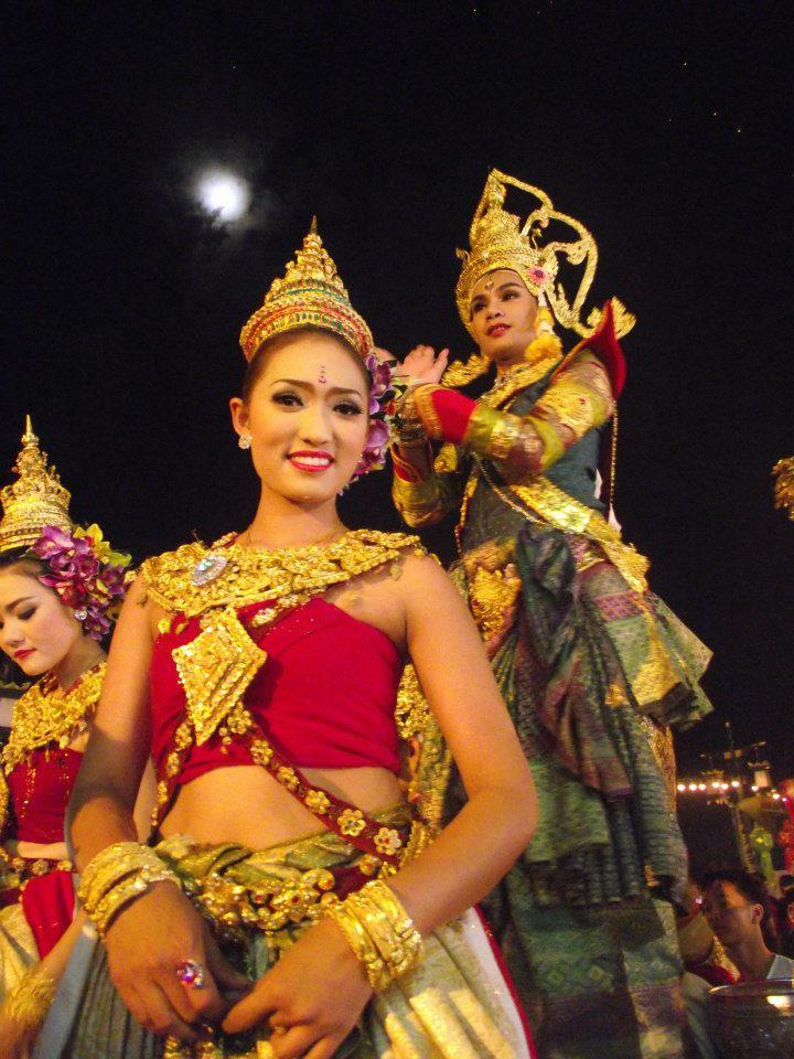 ความงดงามของเครื่องผ้า อาภรณ์