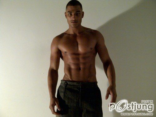 Rob Evans 1 ใน 5 อันดับหนุ่มพรอมคิงที่น่าหลงใหลที่สุด