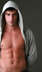 Rodiney Santiago 1 ใน 5 อันดับหนุ่มพรอมคิงที่น่าหลงใหลที่สุด