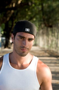Rodiney Santiago 1 ใน 5 อันดับหนุ่มพรอมคิงที่น่าหลงใหลที่สุด