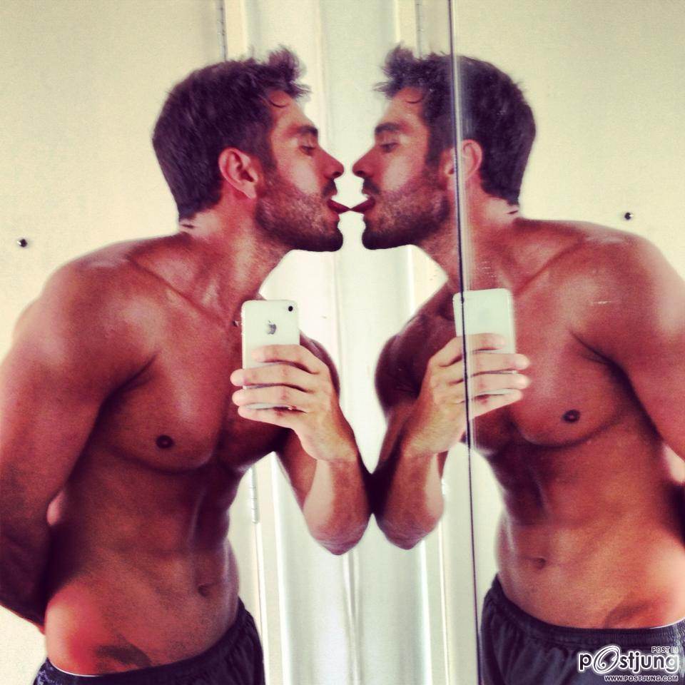 Rodiney Santiago 1 ใน 5 อันดับหนุ่มพรอมคิงที่น่าหลงใหลที่สุด