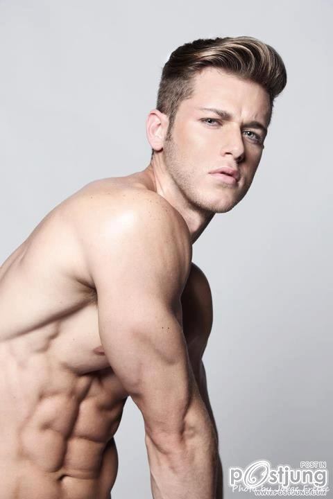 Joshua Michael Brickman 1 ใน 5  อันดับหนุ่มพรอมคิงที่น่าหลงใหลที่สุด