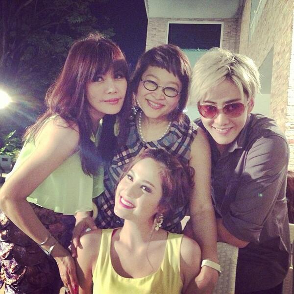 ขวัญ อุษามณี กับชุดสีเหลือง น่ารัก สดใส
