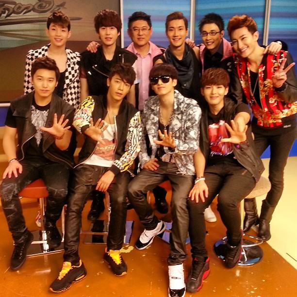 ประมวลภาพ สรยุทธ กับดาราเกาหลี ซี้กันสุด ๆ
