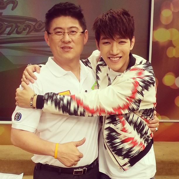 ประมวลภาพ สรยุทธ กับดาราเกาหลี ซี้กันสุด ๆ