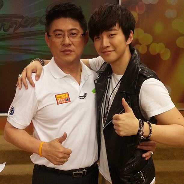 ประมวลภาพ สรยุทธ กับดาราเกาหลี ซี้กันสุด ๆ