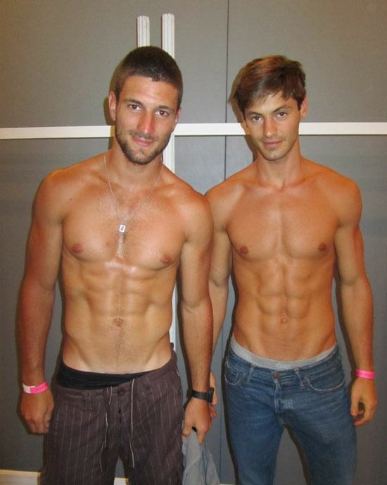 หนุ่มหล่อใหญ่ 2 (กล้ามท้องเน้นๆ)