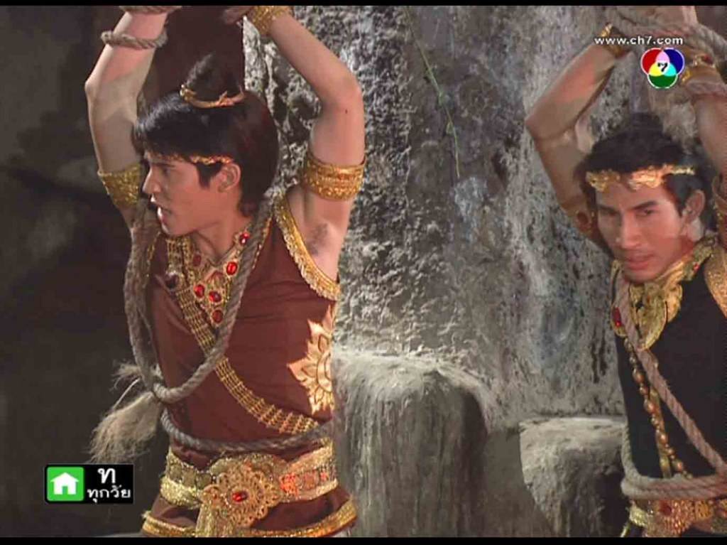 ขนรักแร้ขององค์ชายงามหลาย พระเจ้าค่ะ