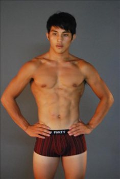 ถอดโชว์เรือนร่าง 225