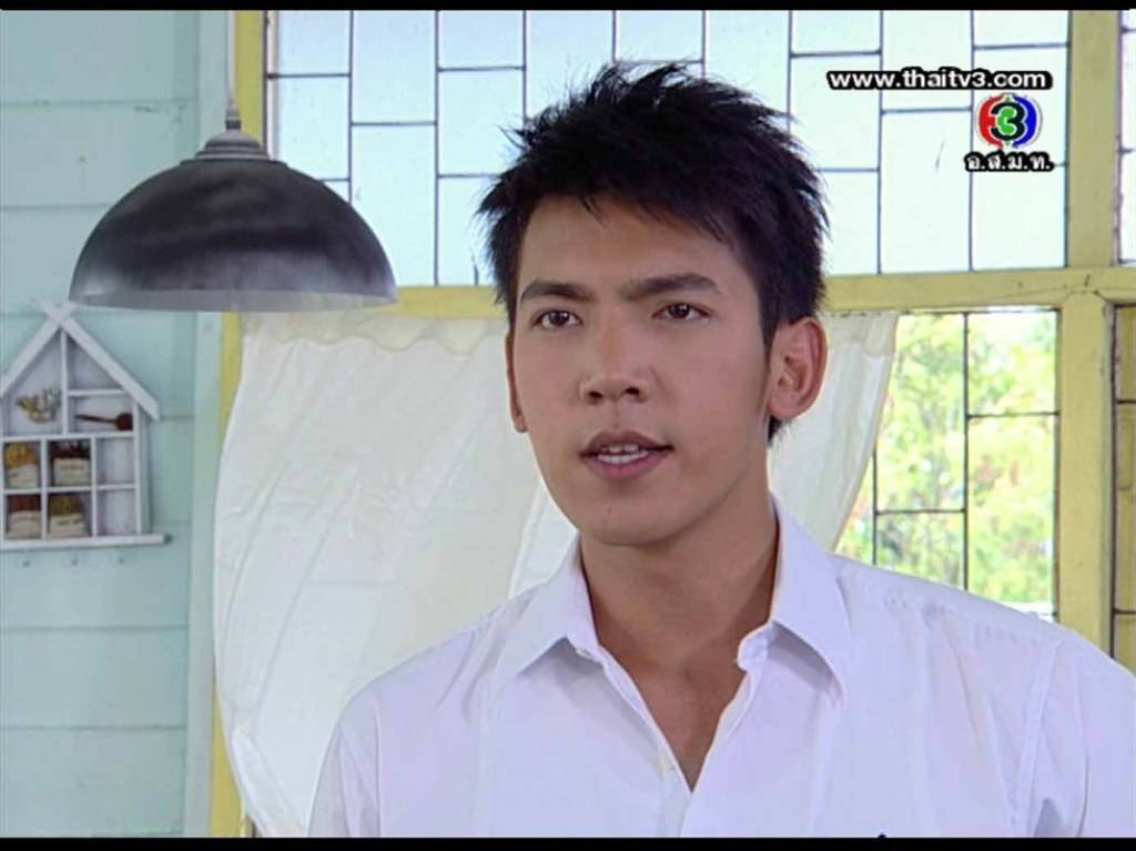 ชูมคนหล่อ เฟิร์ส... เบิ่งคลายฮ้อน เบิ่งแล้วนอนฝันดีสะเด้อหล้า