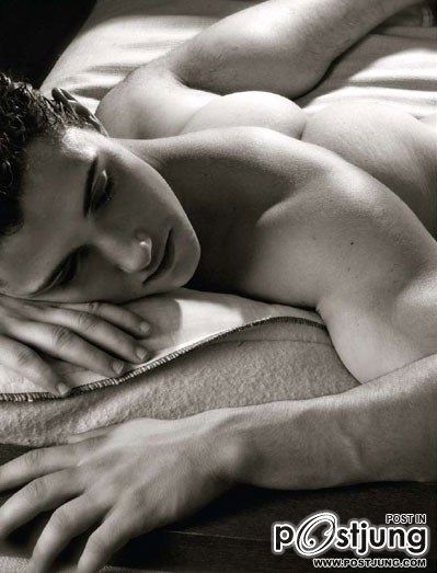 DAMIANO FRASCAROLI BY THOMAS SYNNAMON