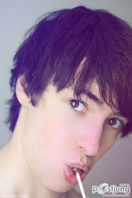 หนุ่มหล่อตาสวย