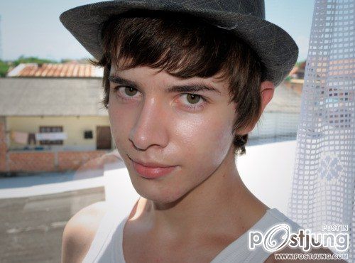 หนุ่มหล่อตาสวย