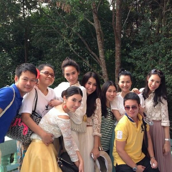 "อั้ม พัชราภา" อวดลุคใสๆ ร่วมงานบวชเพื่อนอดีตดาราช่อง 7 (ชมภาพ)