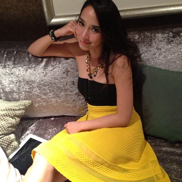 อั้ม พัชราภา สวยเลิศด้วยเครื่องประดับจาก นํ้าชา (IG Update)