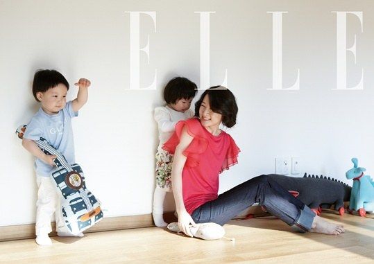 'แดจังกึม' ' เผยภาพลูกแฝดกับการถ่ายแบบขึ้นปก ครั้งแรก !