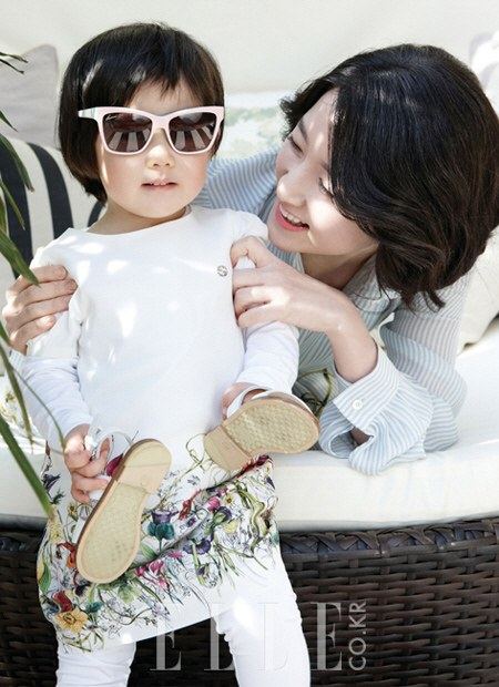 'แดจังกึม' ' เผยภาพลูกแฝดกับการถ่ายแบบขึ้นปก ครั้งแรก !