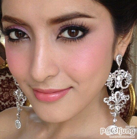 Zoom! หน้านางเอกแถวหน้าของประเทศไทย