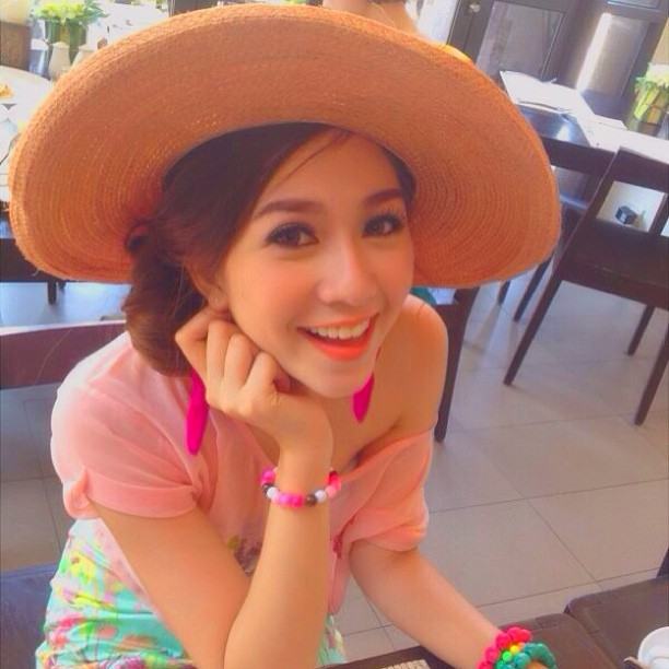 ประวัติ'น้องจูน'สาวในข่าวของ'คุณชายโป๊บ' อายุ 17 เท่านั้นไม่น่าเชื่อ