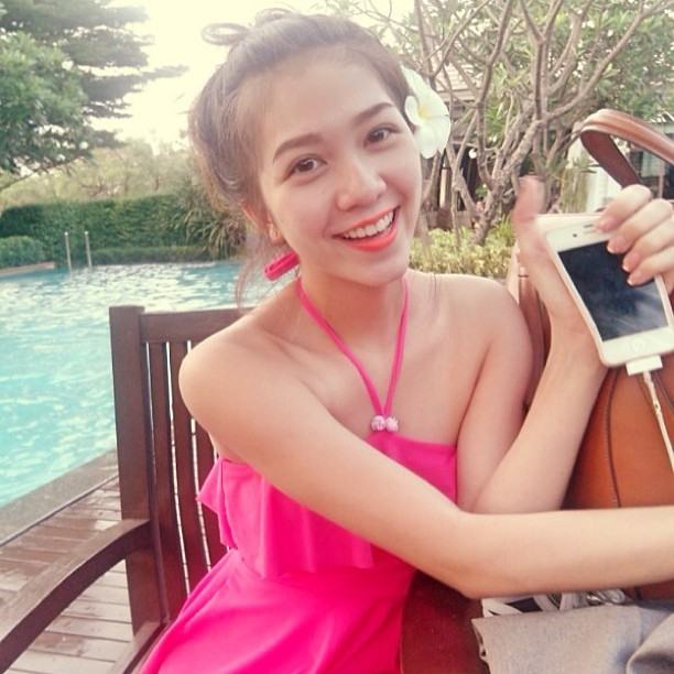 ประวัติ'น้องจูน'สาวในข่าวของ'คุณชายโป๊บ' อายุ 17 เท่านั้นไม่น่าเชื่อ