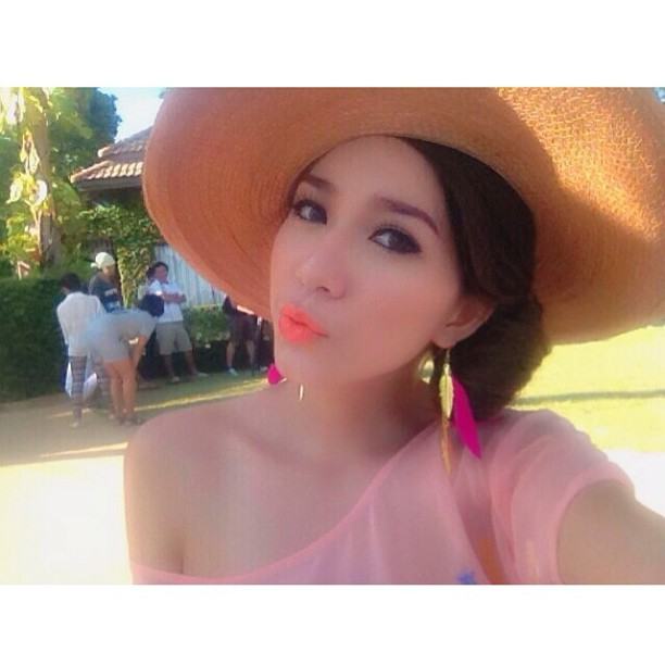 ประวัติ'น้องจูน'สาวในข่าวของ'คุณชายโป๊บ' อายุ 17 เท่านั้นไม่น่าเชื่อ